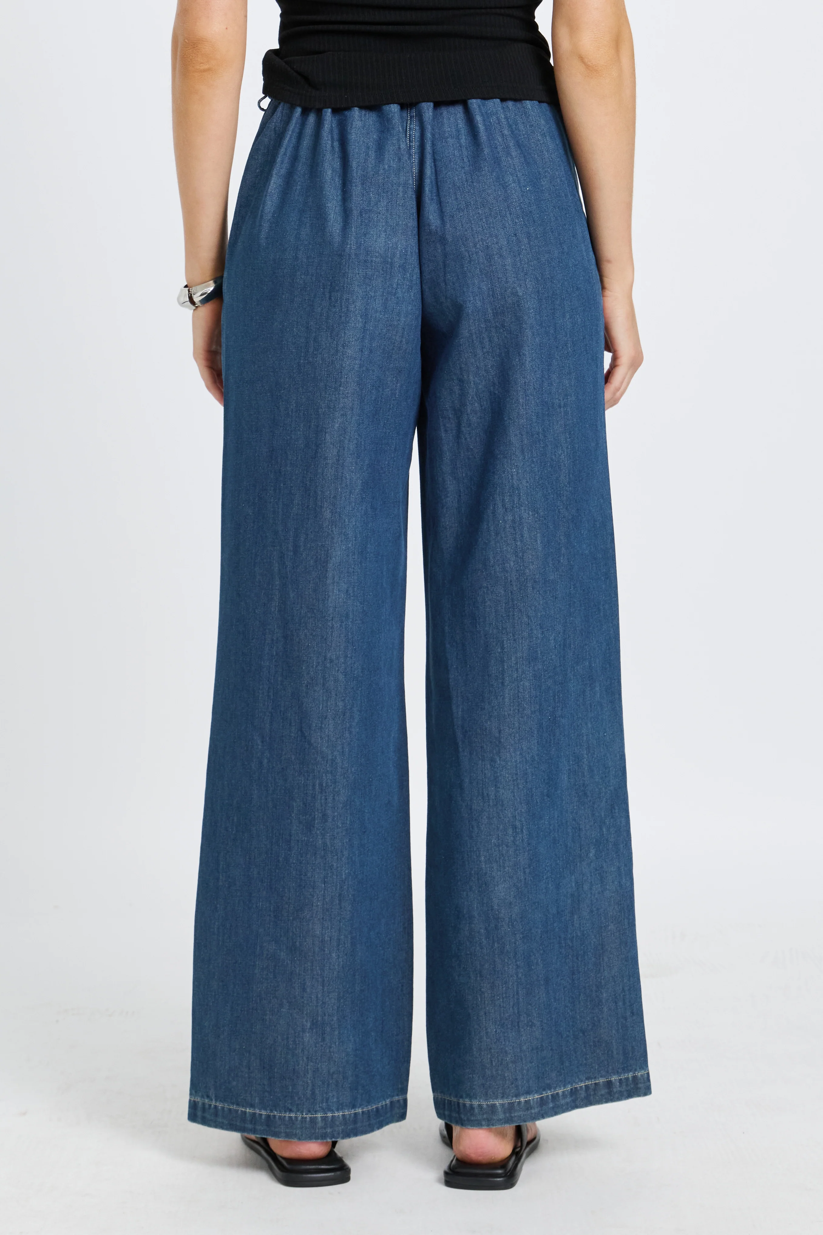 Anderson Adjustable-Waist Wide Leg Jean - Medium Blue - Image 12