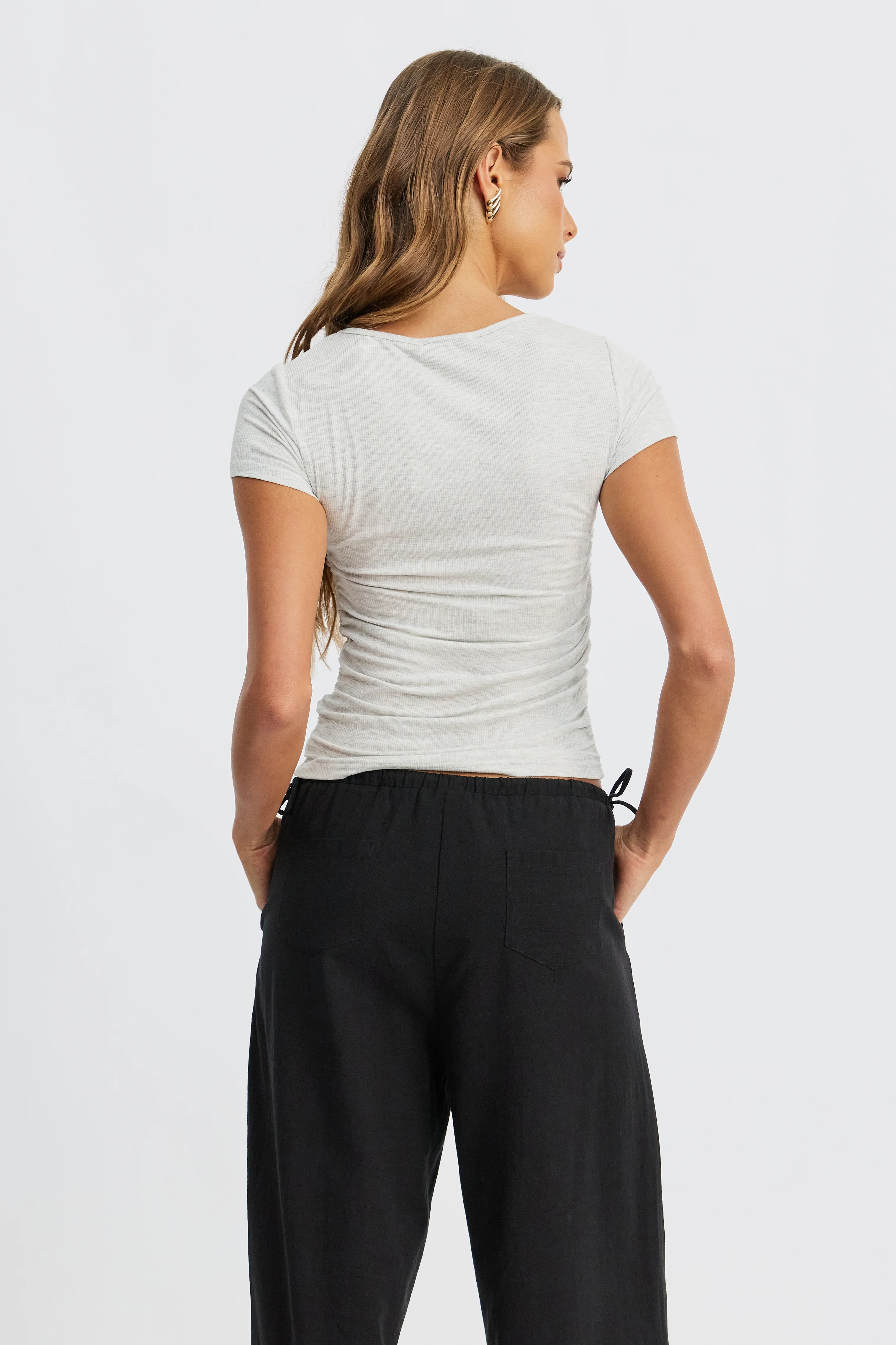 Ari Ribbed Ruched Tee - Grey Marle - Image 8