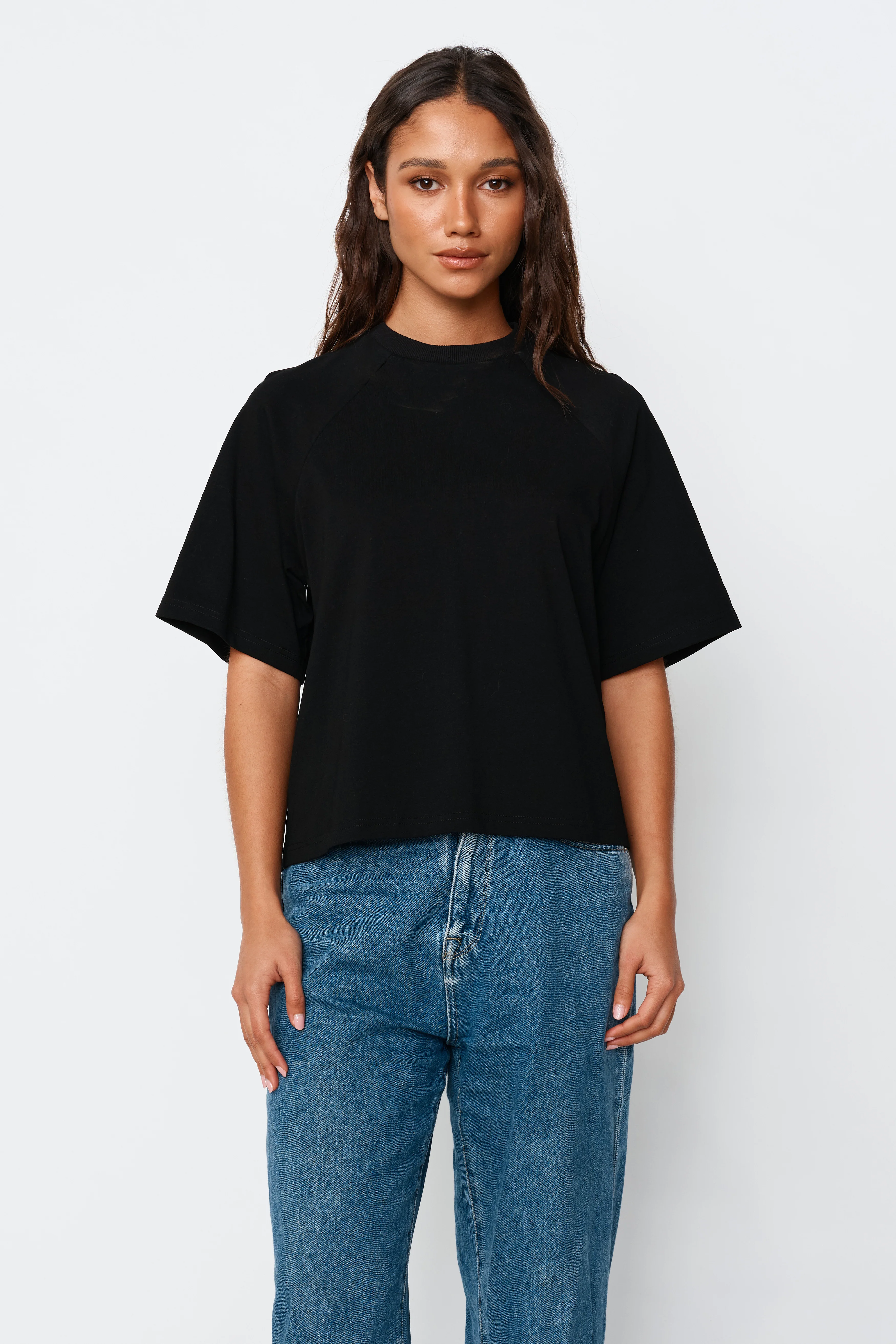 Classique Box-Cut Tee - Black - Image 4
