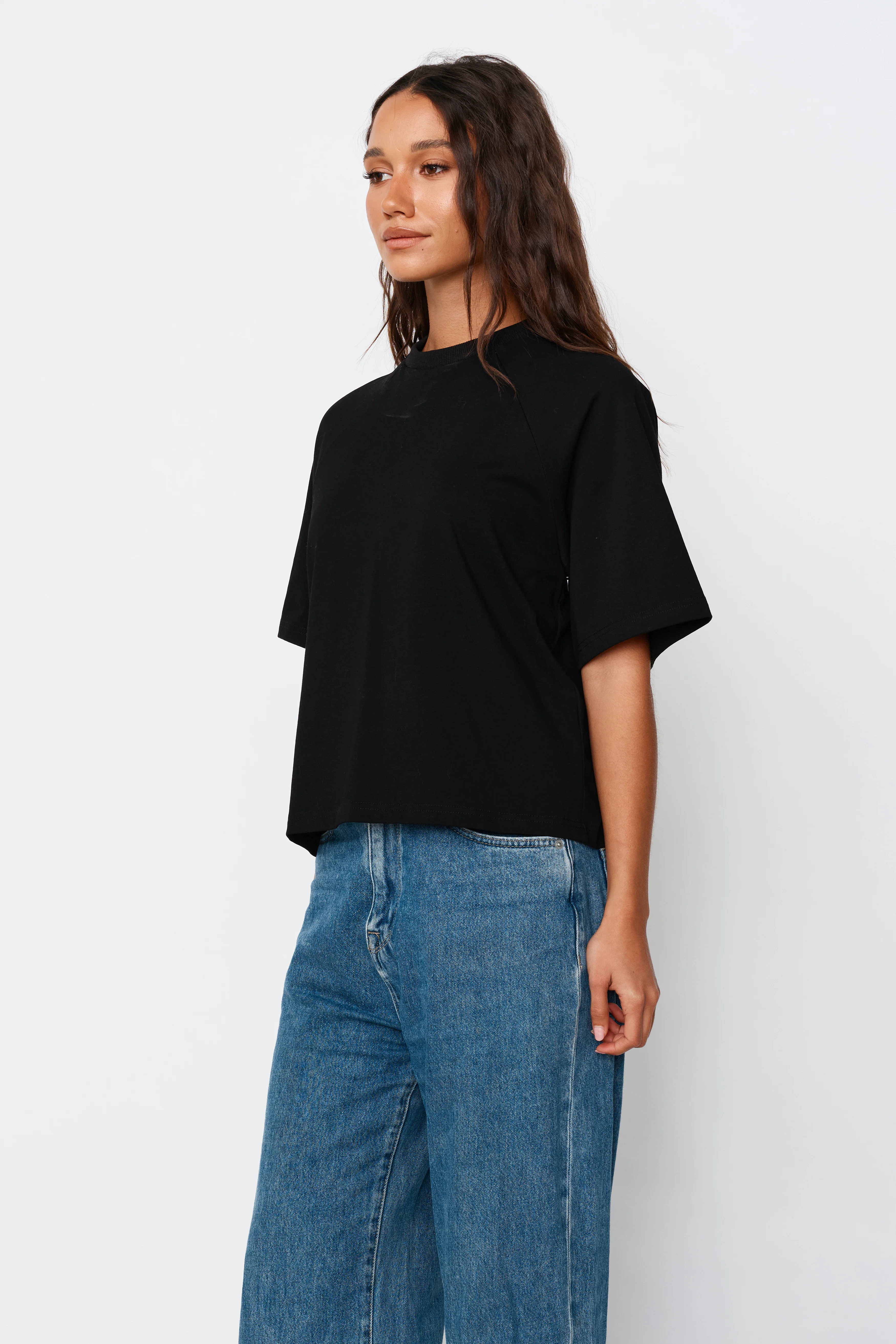Classique Box-Cut Tee - Black - Image 5