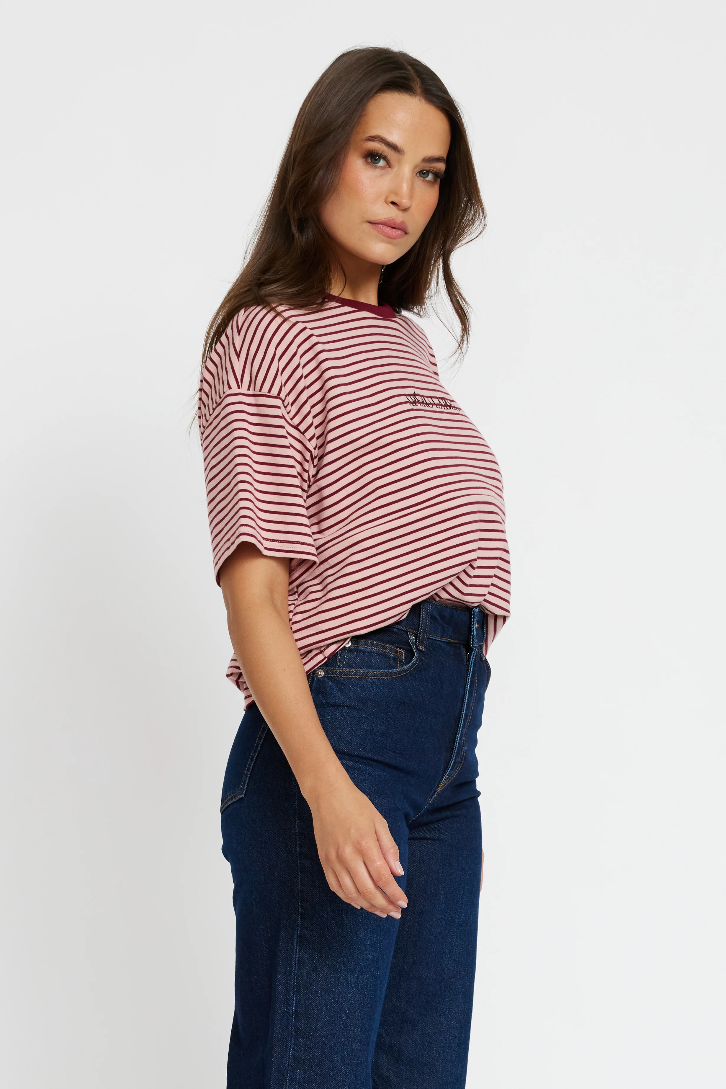Era Drop-Shoulder Cropped Tee - Pink / Burgundy - Image 4