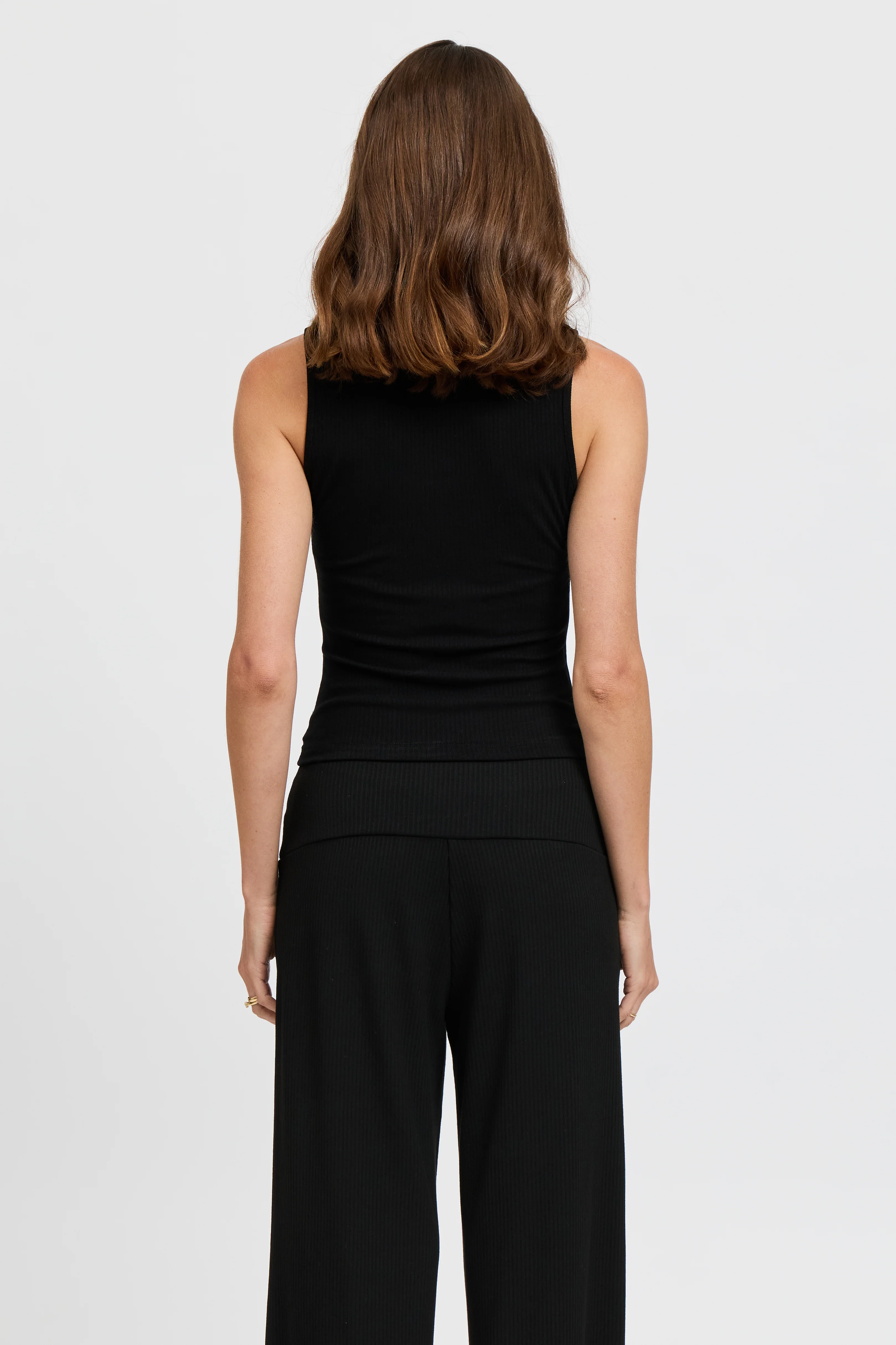 Esta Ribbed Scoop Neck Tank - Black - Image 10