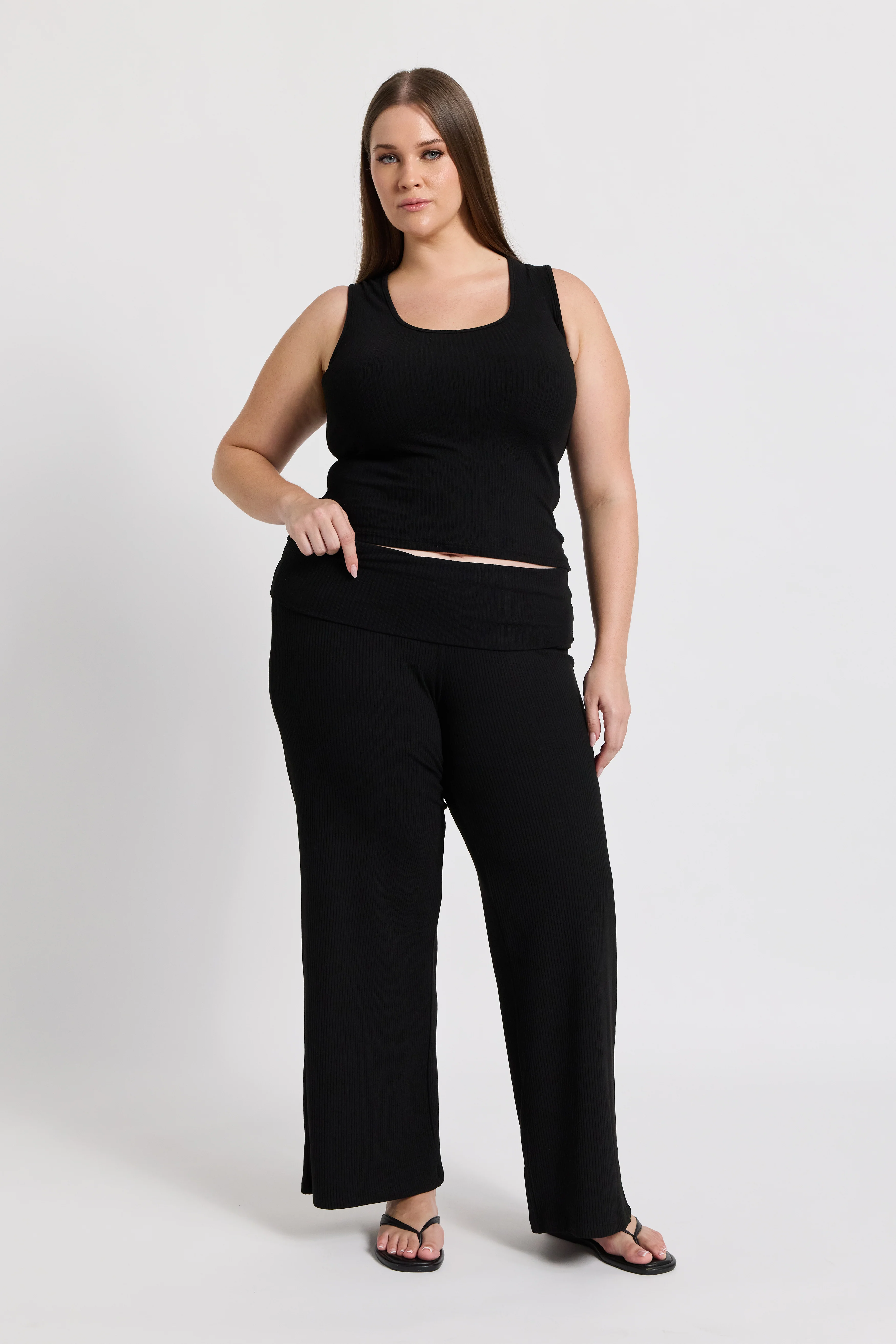 Esta Ribbed Scoop Neck Tank - Black - Image 4