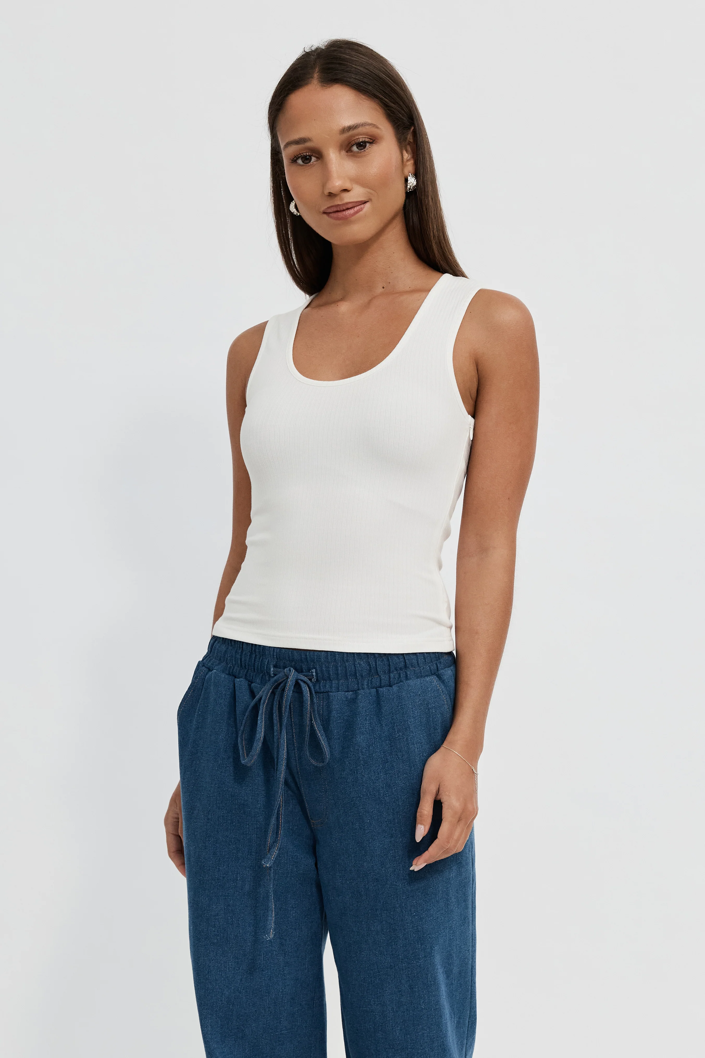 Esta Reversible Ribbed Scoop Neck Tank - White - Image 5