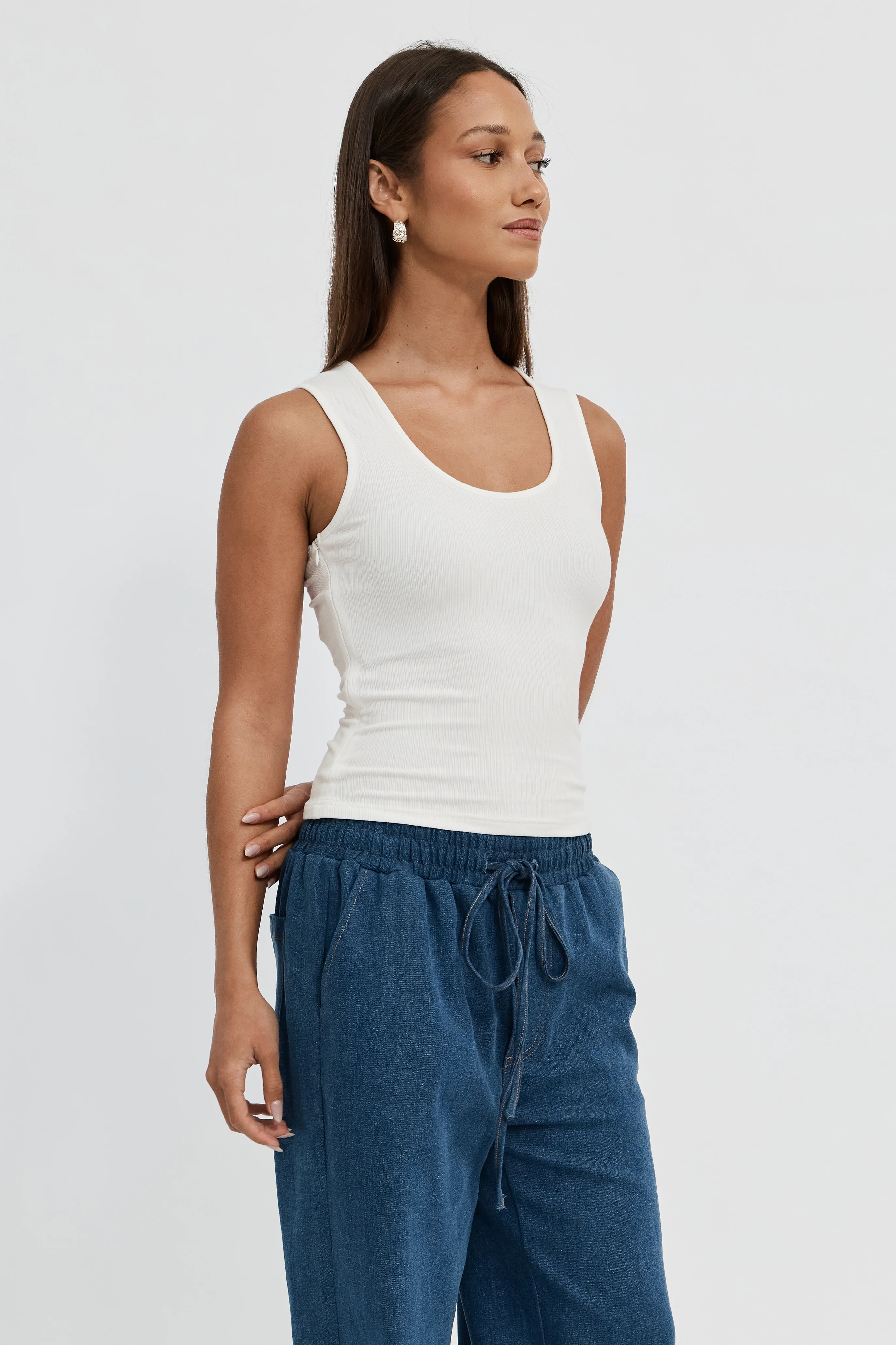 Esta Reversible Ribbed Scoop Neck Tank - White - Image 8