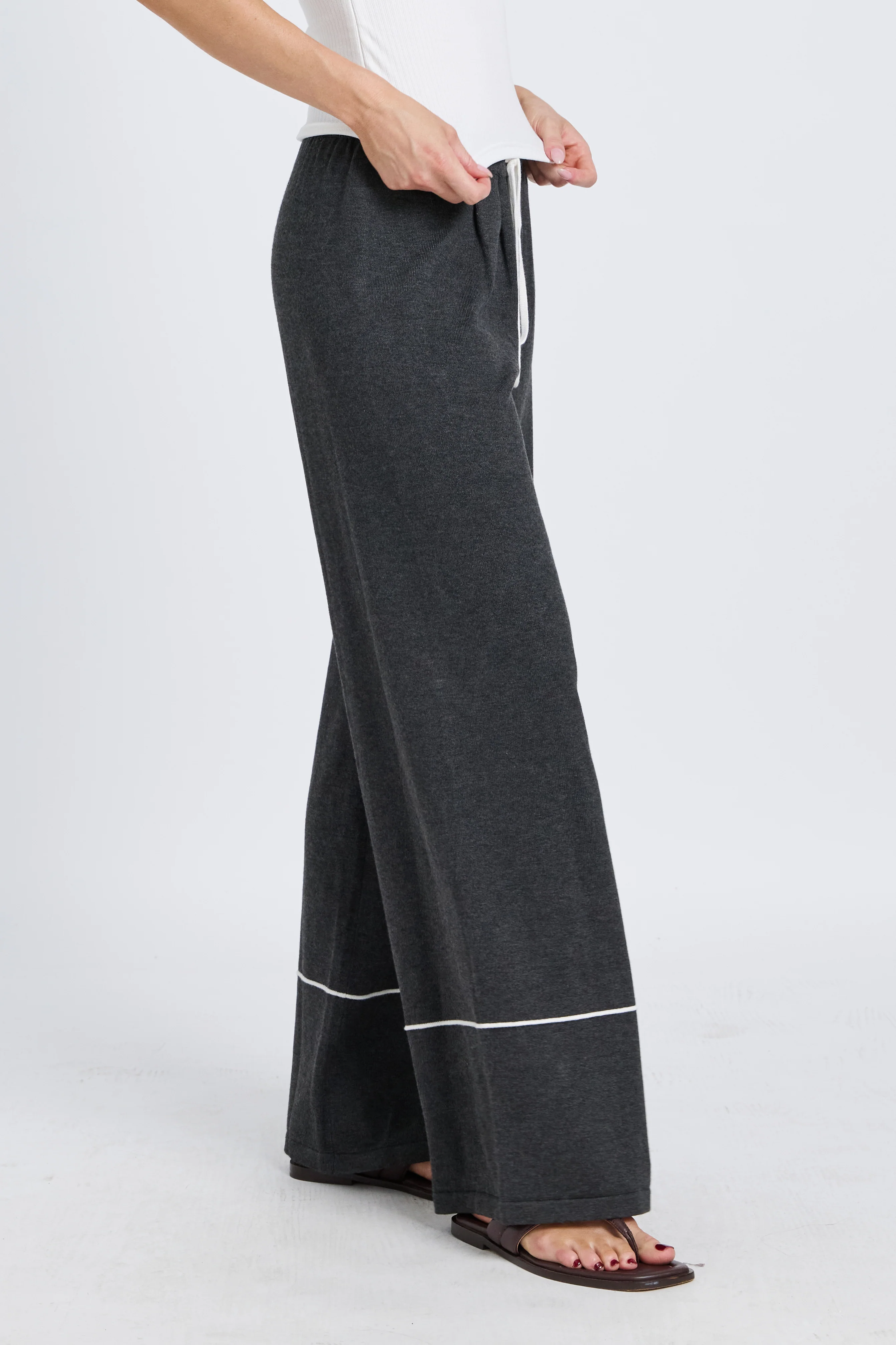 Nina Pleated Knit Pant - Charcoal / White - Image 4