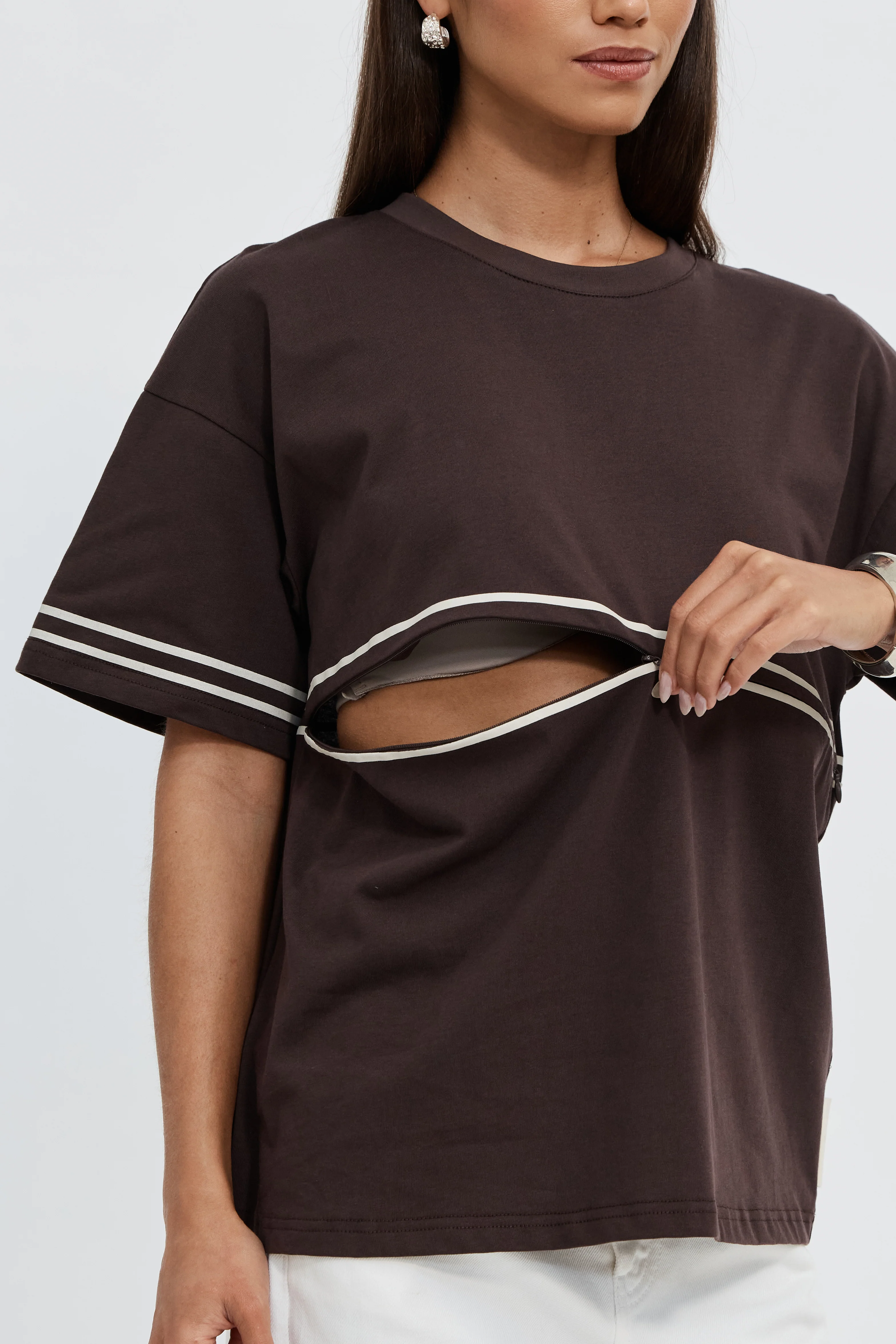 Saxon Stripe Detail Panel Tee - Chocolate - Image 2